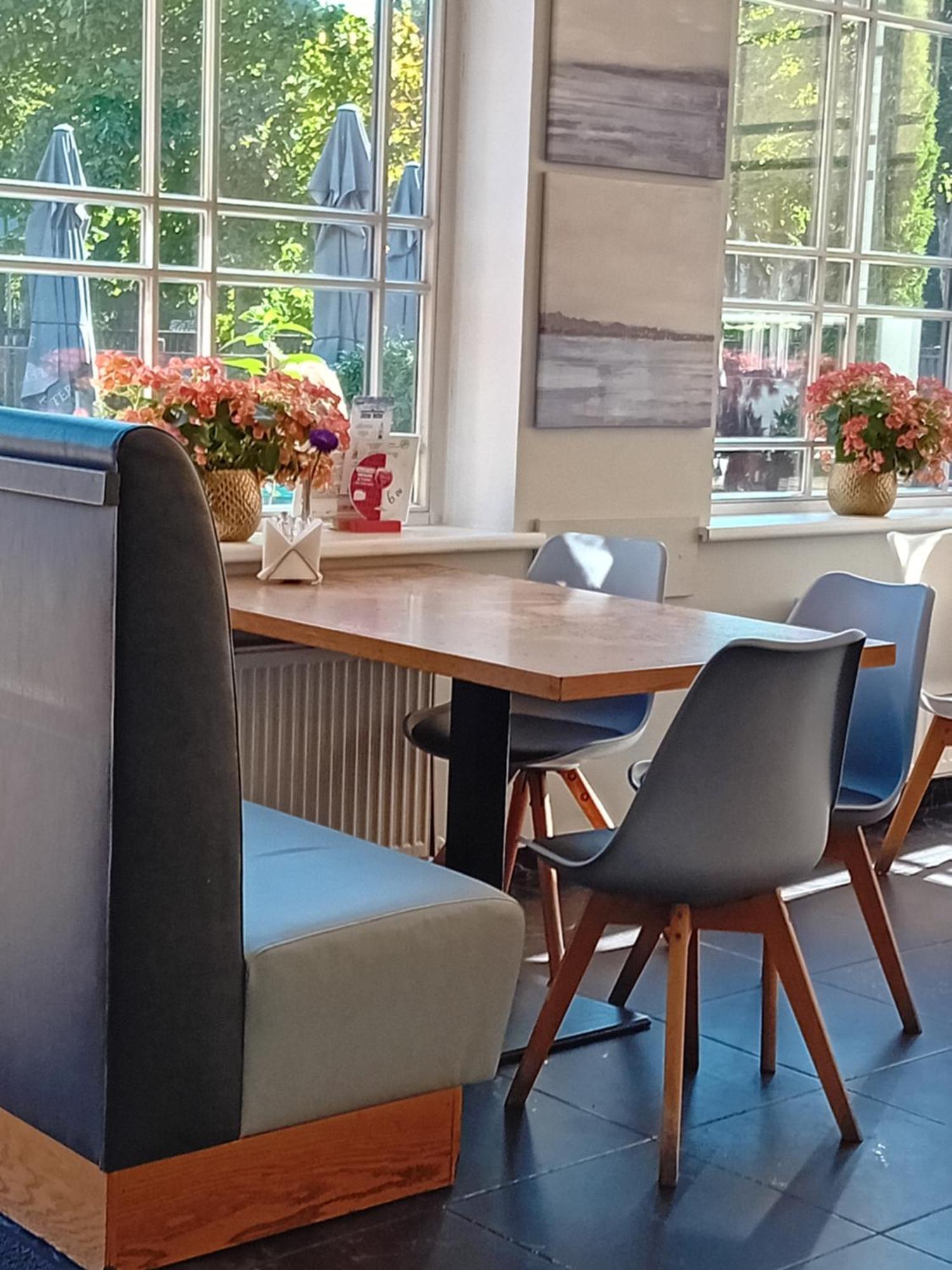 Juras Brize Hotell Ventspils Exteriör bild