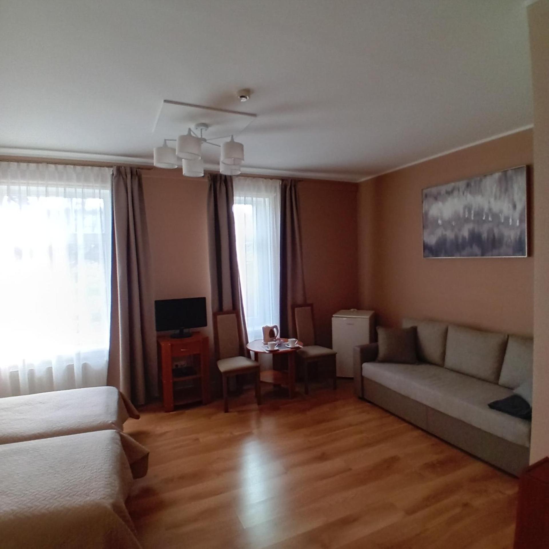 Juras Brize Hotell Ventspils Exteriör bild