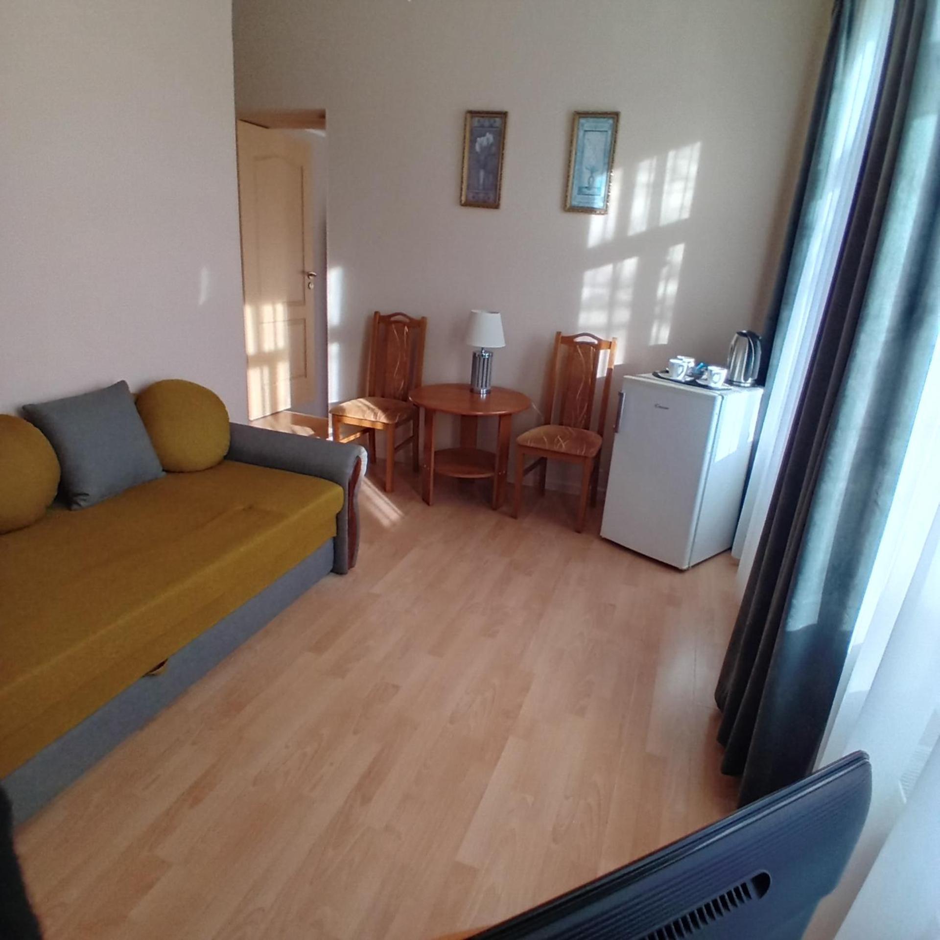 Juras Brize Hotell Ventspils Exteriör bild