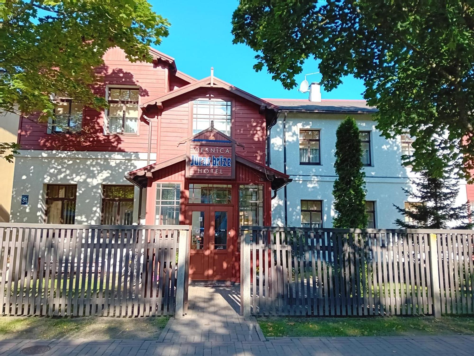 Juras Brize Hotell Ventspils Exteriör bild