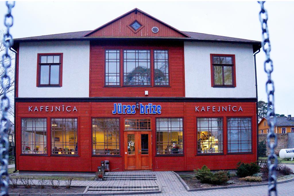 Juras Brize Hotell Ventspils Exteriör bild