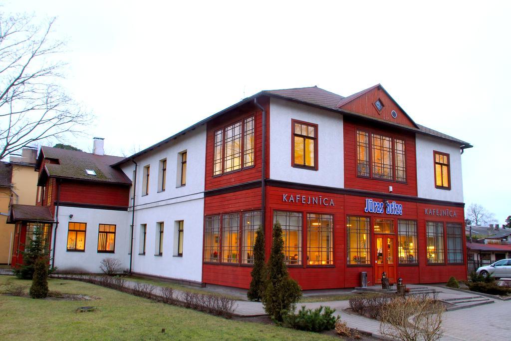 Juras Brize Hotell Ventspils Exteriör bild