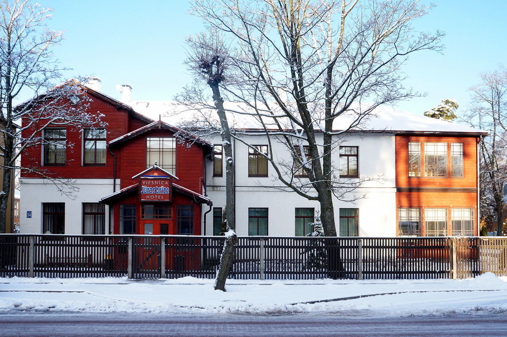 Juras Brize Hotell Ventspils Exteriör bild